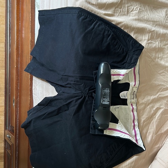Black Old Navy Bermuda shorts. EUC back and side pockets. - Picture 1 of 4